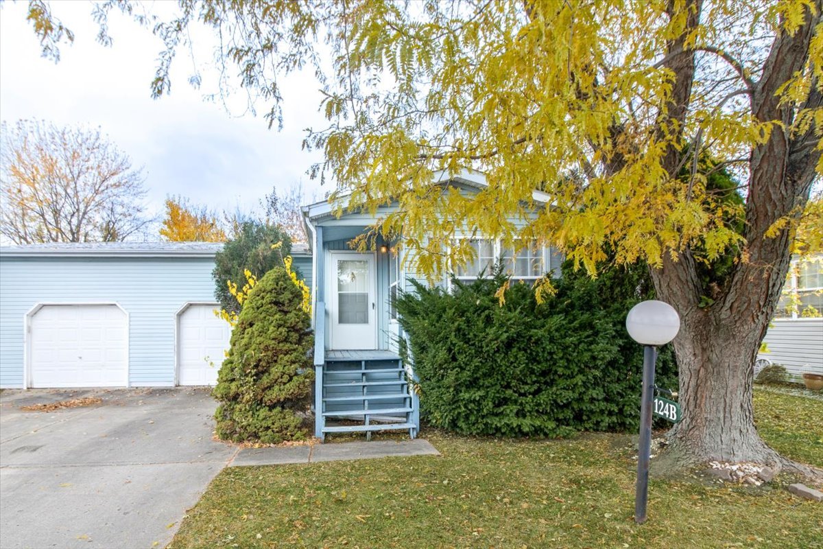 124 Cardinal Lane #B, Sandwich, IL 60548