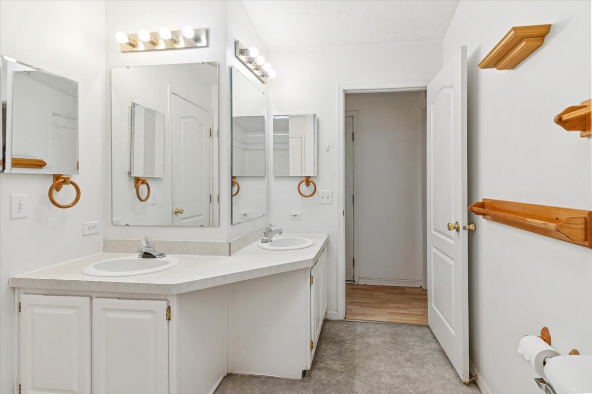 124 Cardinal Lane #B, Sandwich, IL 60548