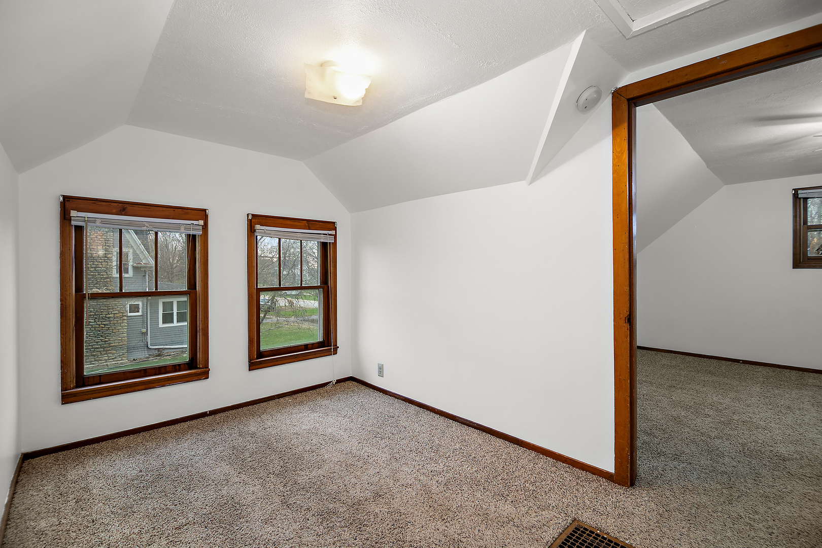 203 E Lake Street, Ashkum, IL 60911