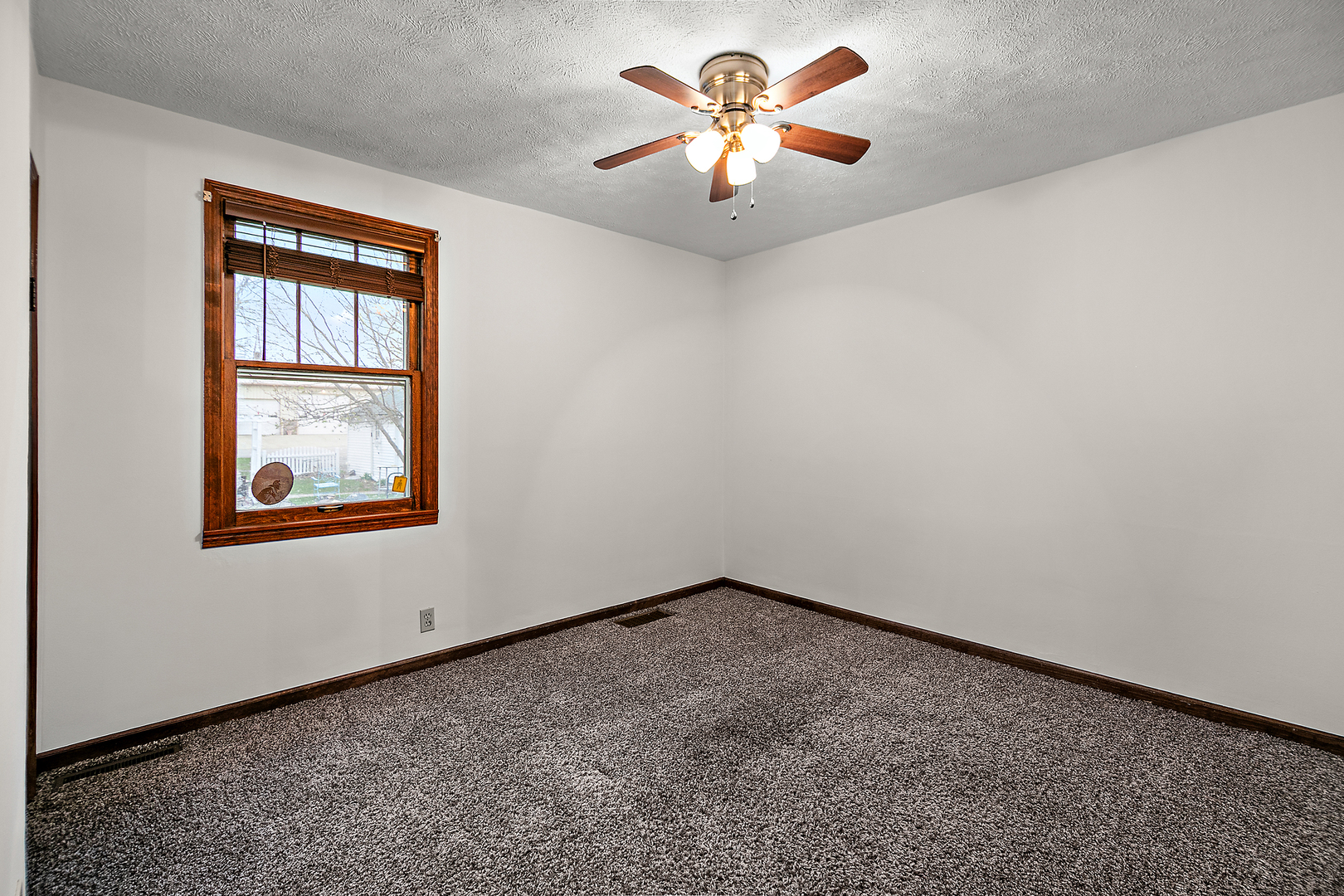 203 E Lake Street, Ashkum, IL 60911