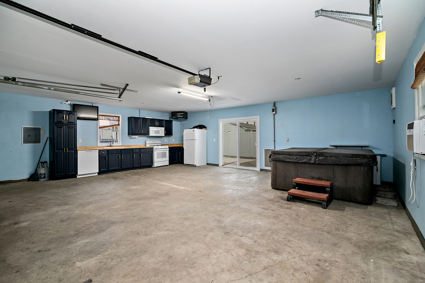 203 E Lake Street, Ashkum, IL 60911