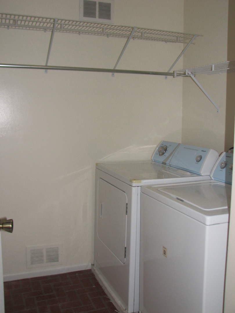 1166 NORTHBURY Lane #C2, Wheeling, IL 60090