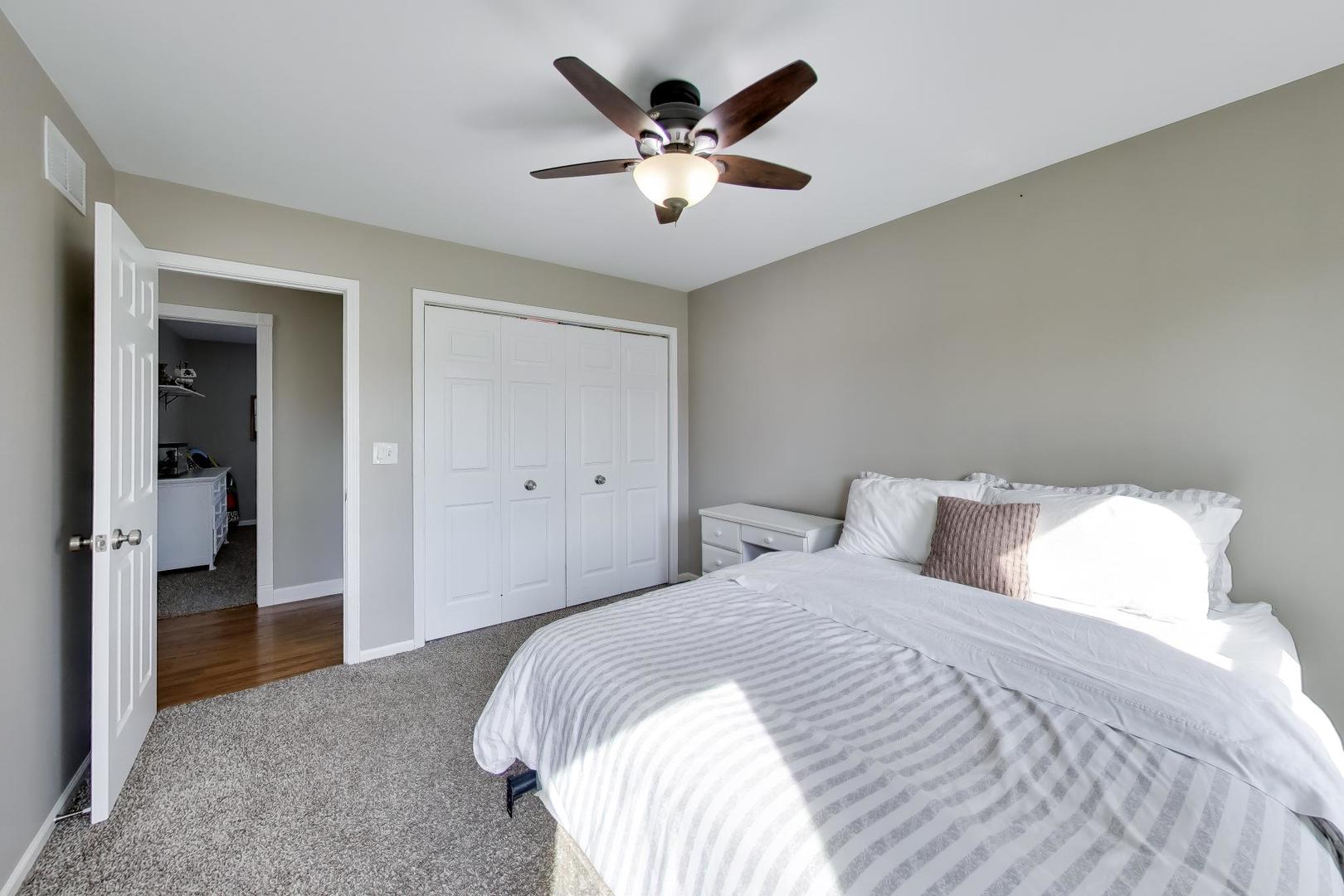 21752 N Mayfield Lane, Deer Park, IL 60010