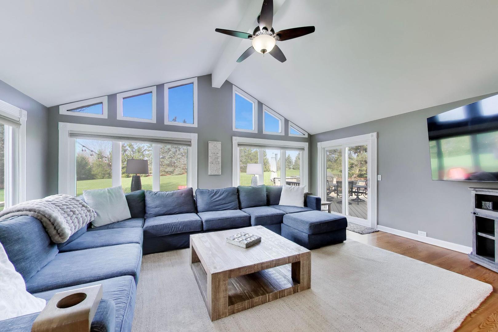 21752 N Mayfield Lane, Deer Park, IL 60010