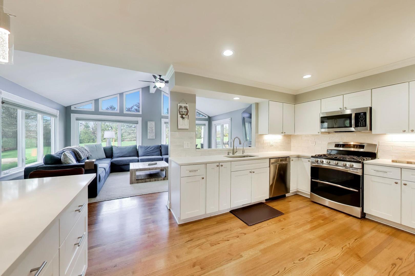 21752 N Mayfield Lane, Deer Park, IL 60010