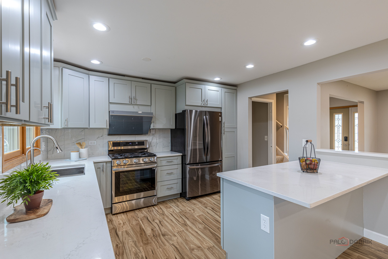 5195 Castaway Lane, Hoffman Estates, IL 60010