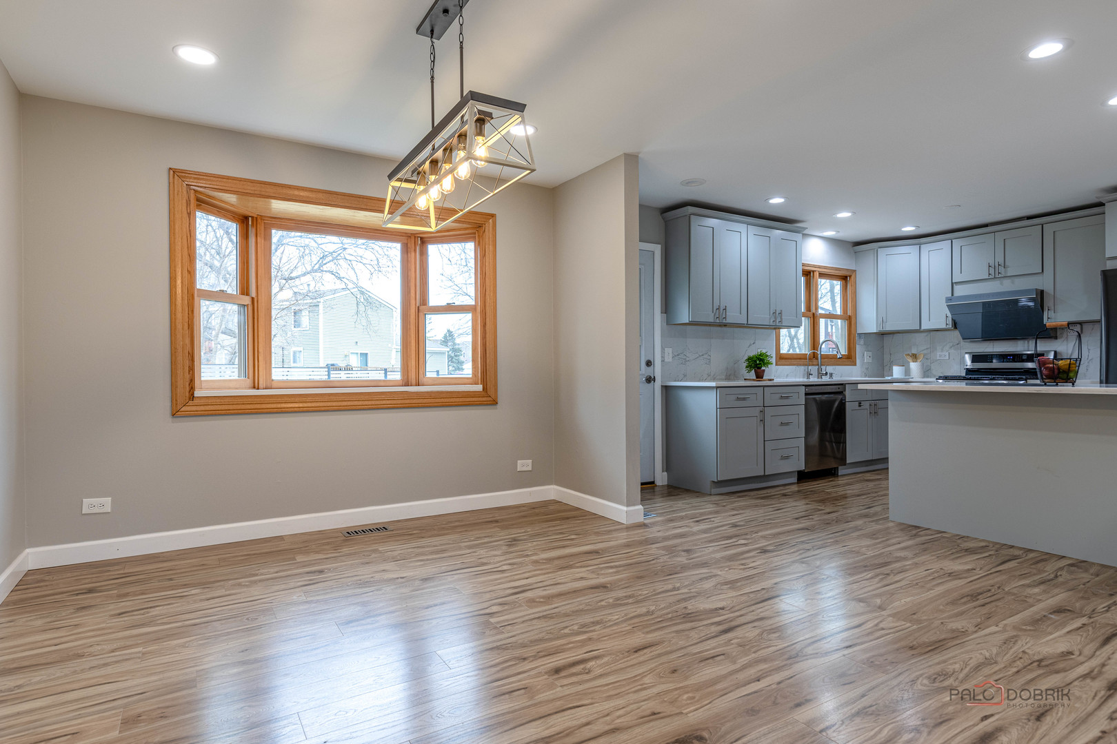 5195 Castaway Lane, Hoffman Estates, IL 60010