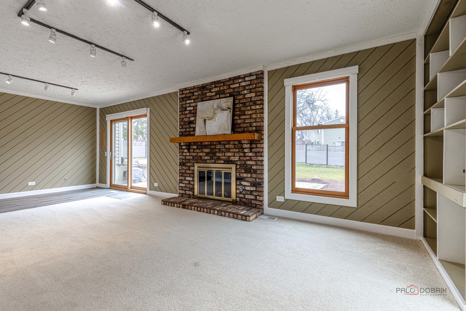 5195 Castaway Lane, Hoffman Estates, IL 60010