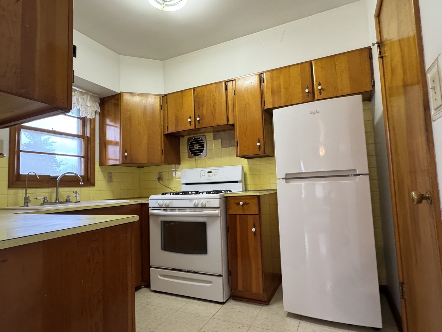 101 W High Street, Lamoille, IL 61330