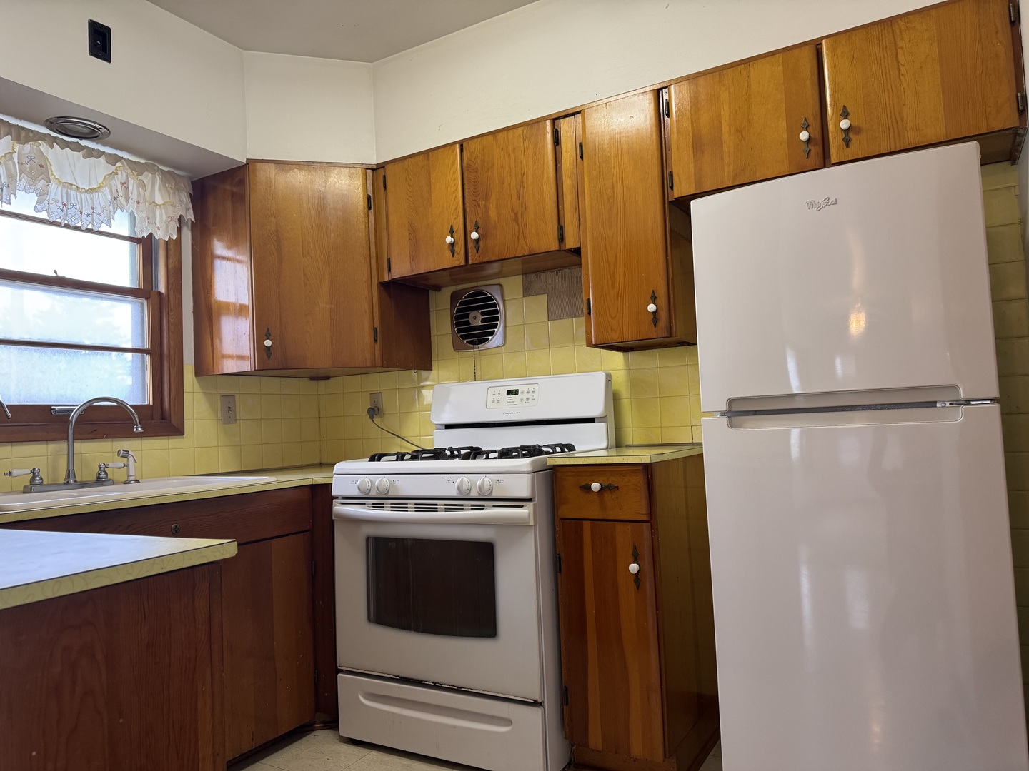 101 W High Street, Lamoille, IL 61330