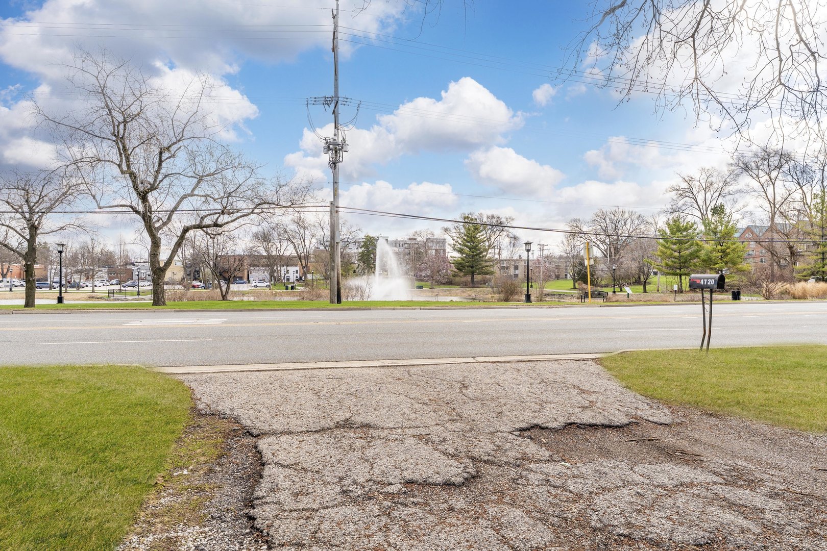 4720 Lincoln Avenue, Lisle, IL 60532