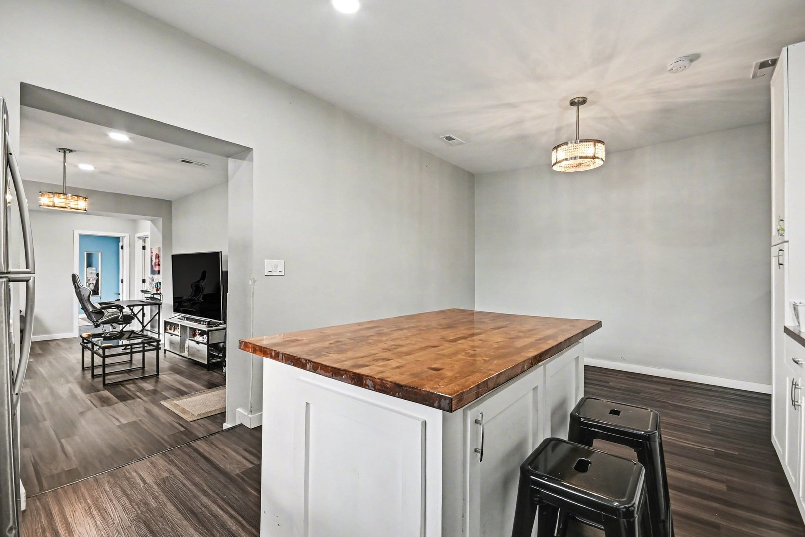 7228 39th Street #2W, Lyons, IL 60534