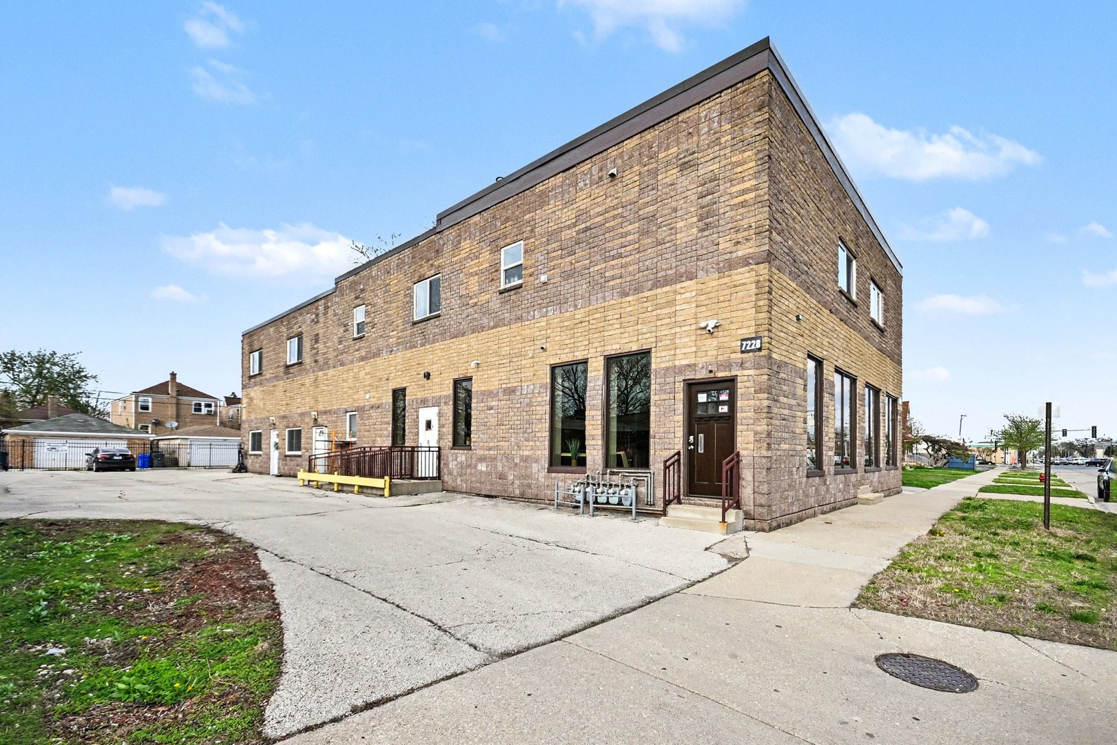 7228 39th Street #2W, Lyons, IL 60534