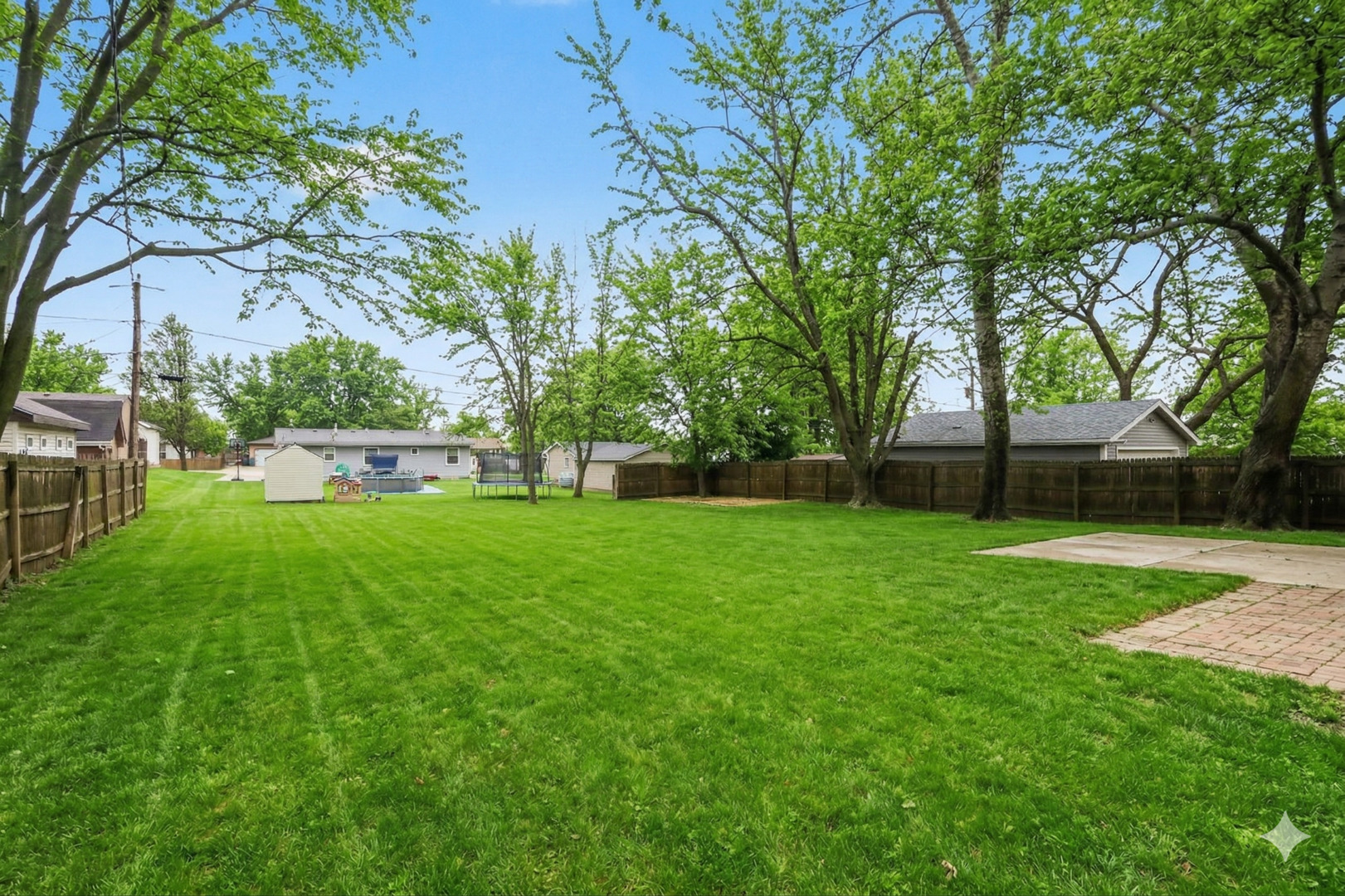 471 Woodlyn Drive, Aurora, IL 60505