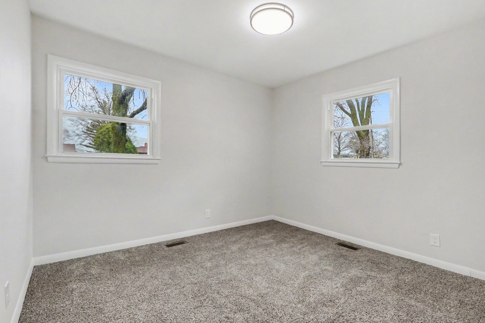 471 Woodlyn Drive, Aurora, IL 60505