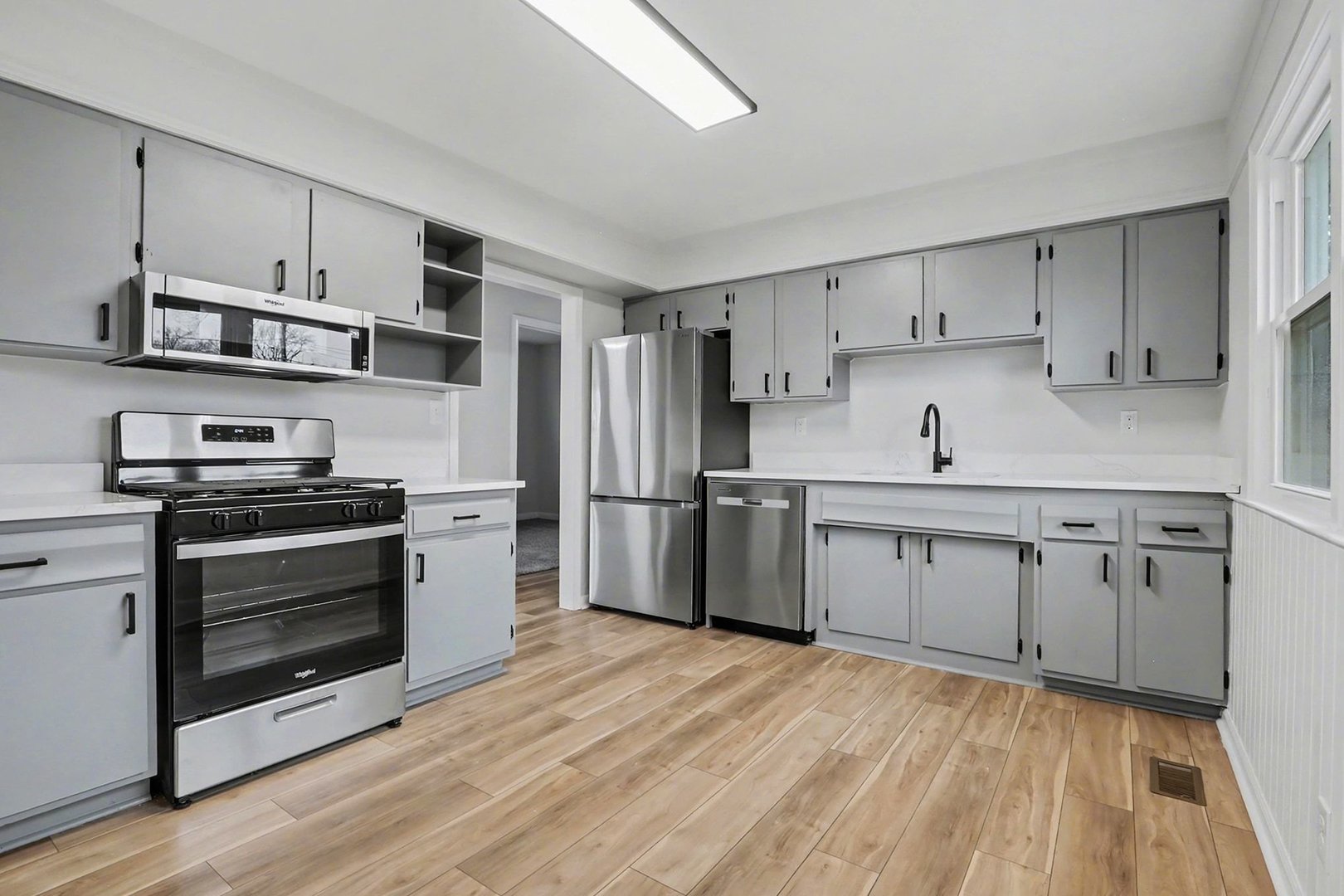 471 Woodlyn Drive, Aurora, IL 60505