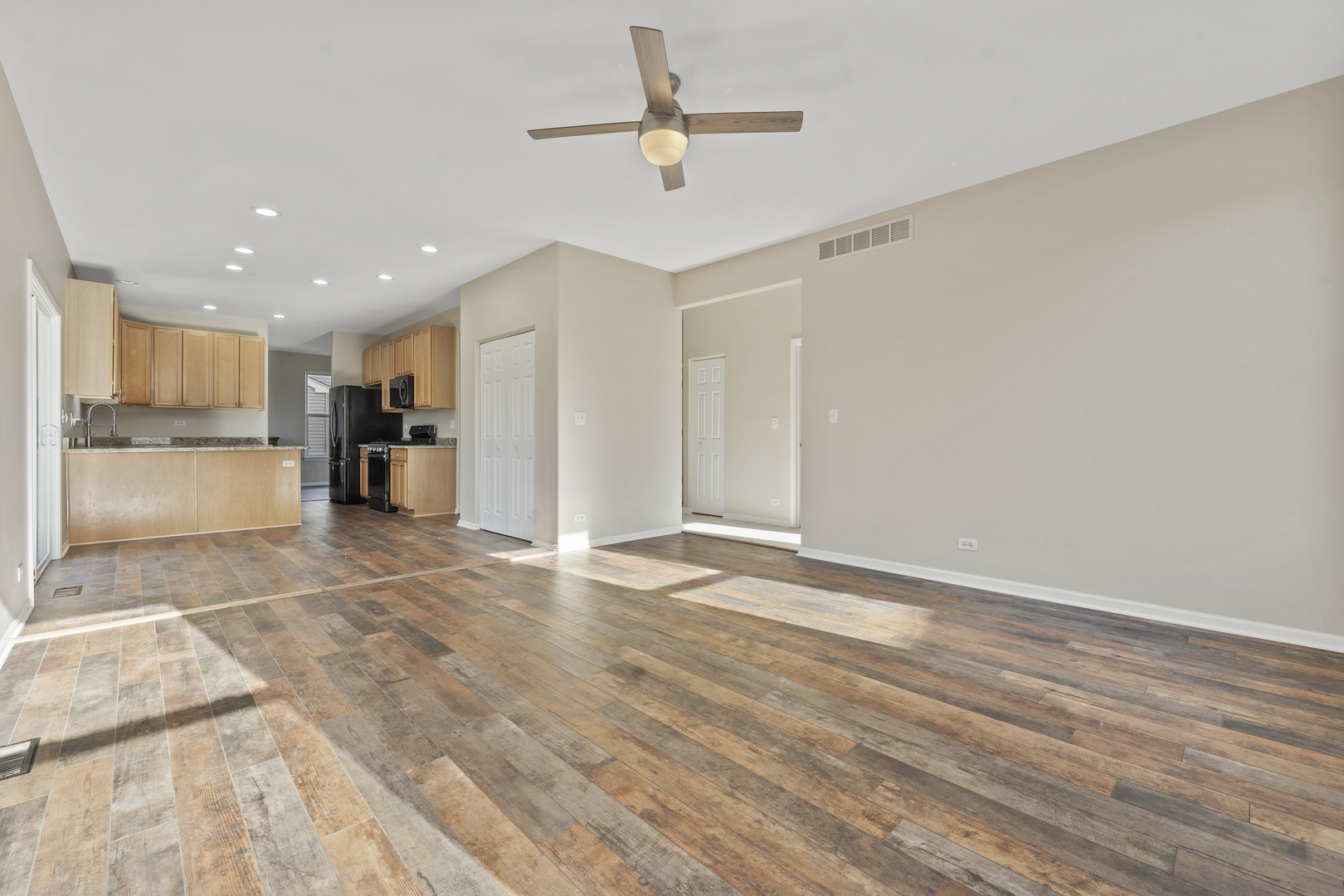 32804 Bending Creek Road, Lakemoor, IL 60051