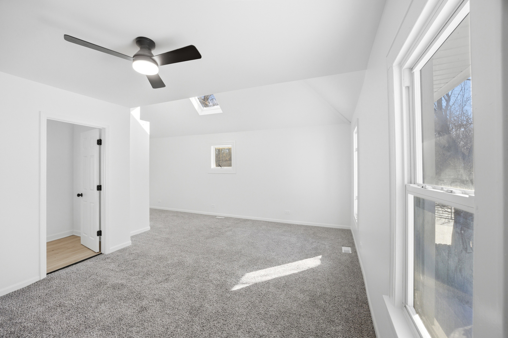 2908 Oakwood Avenue, McHenry, IL 60051