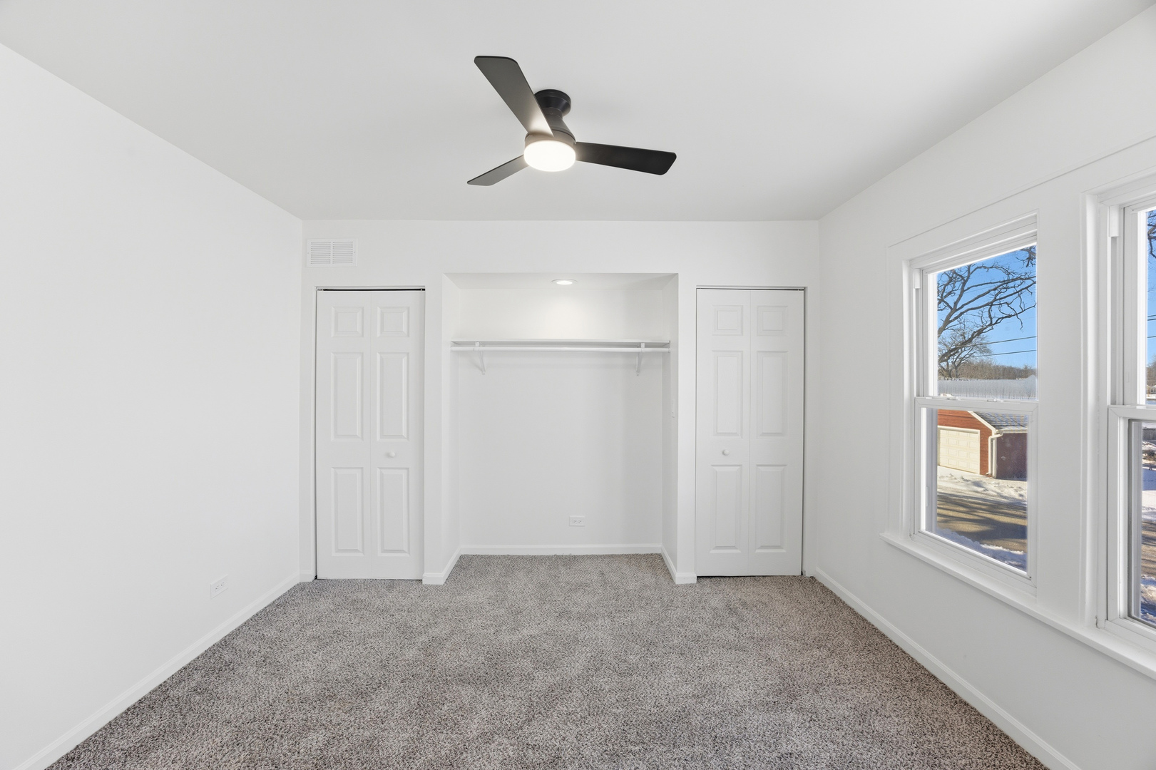 2908 Oakwood Avenue, McHenry, IL 60051