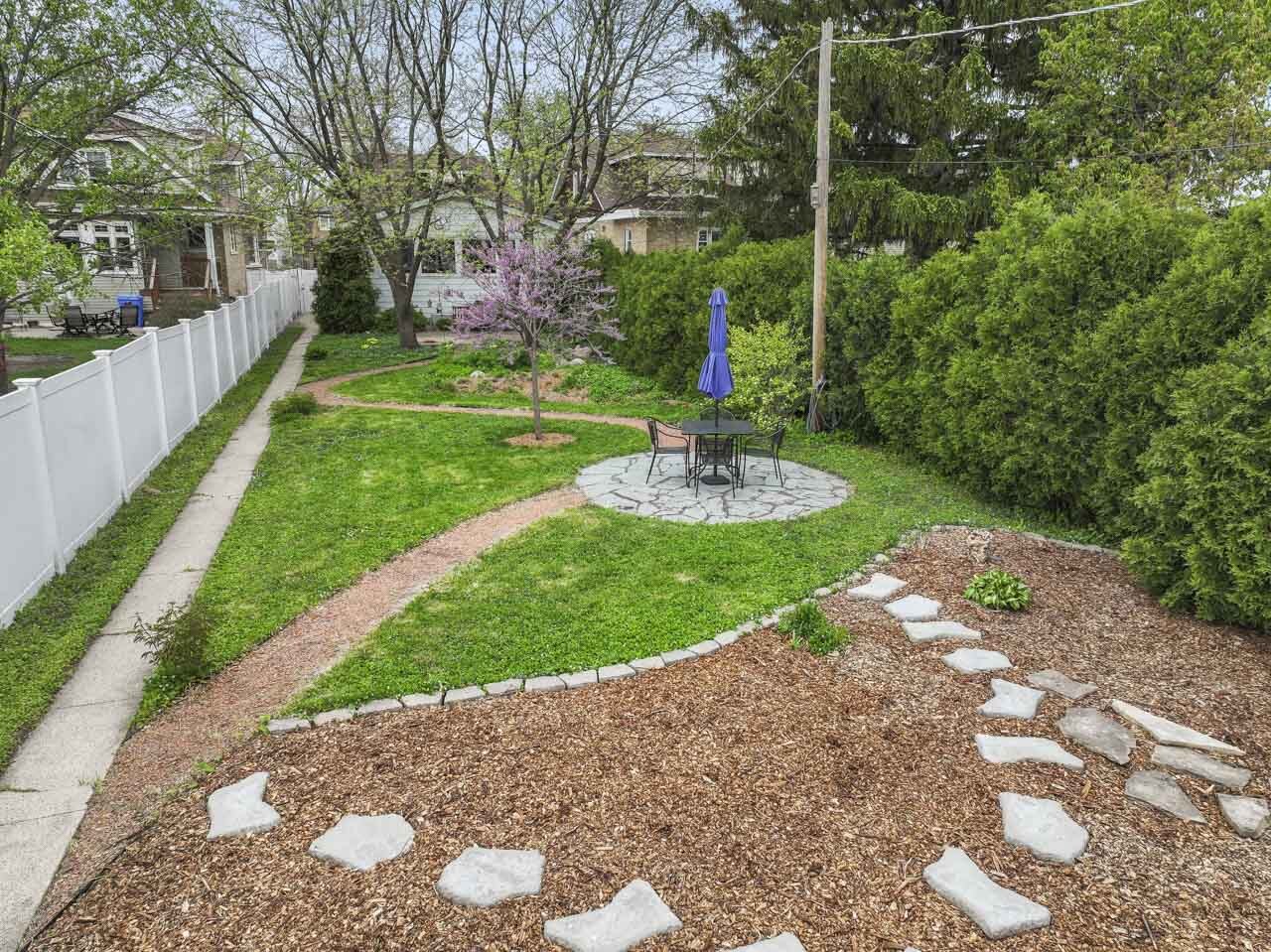 6628 N Onarga Avenue, Chicago, IL 60631