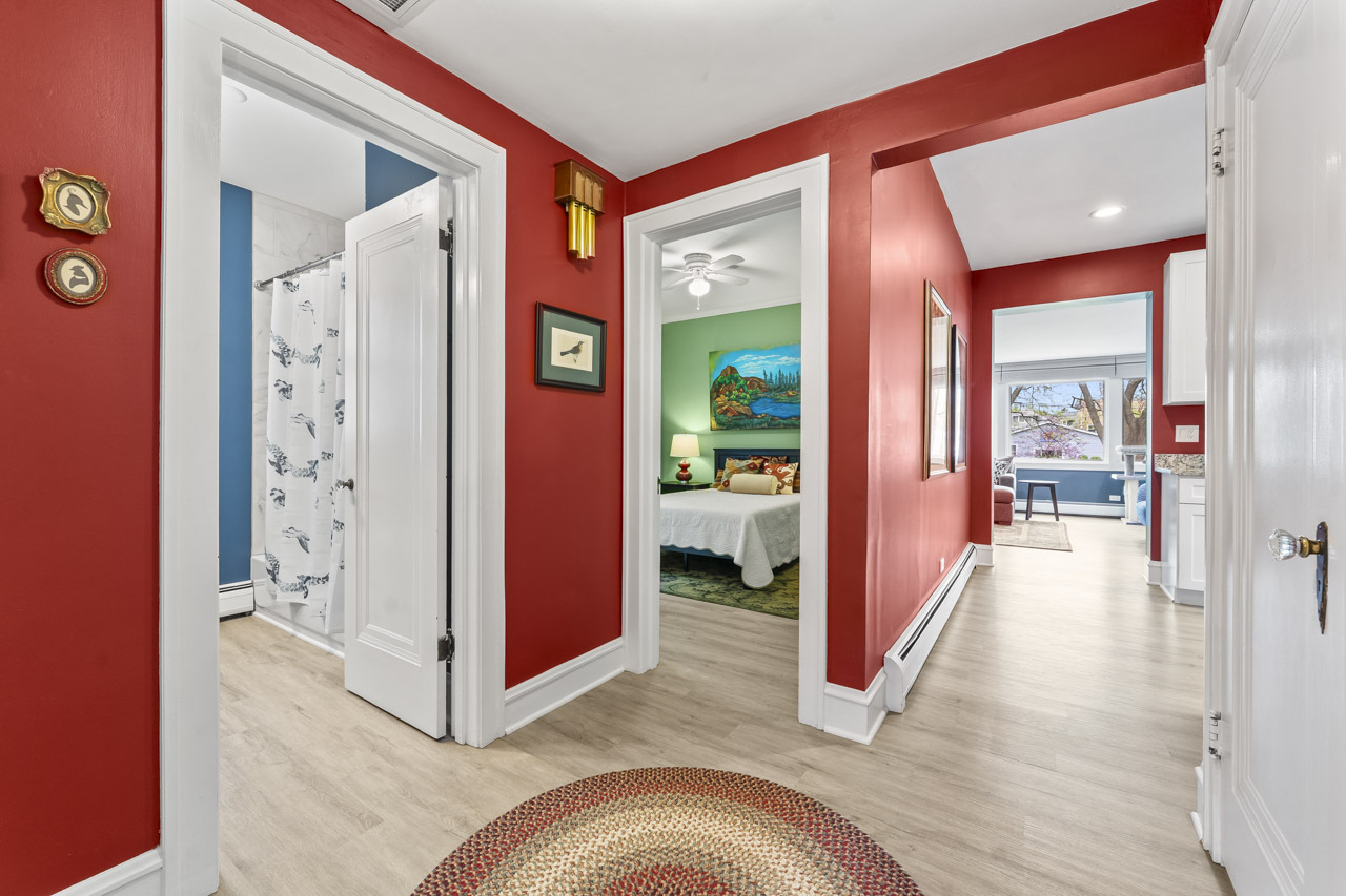 6628 N Onarga Avenue, Chicago, IL 60631