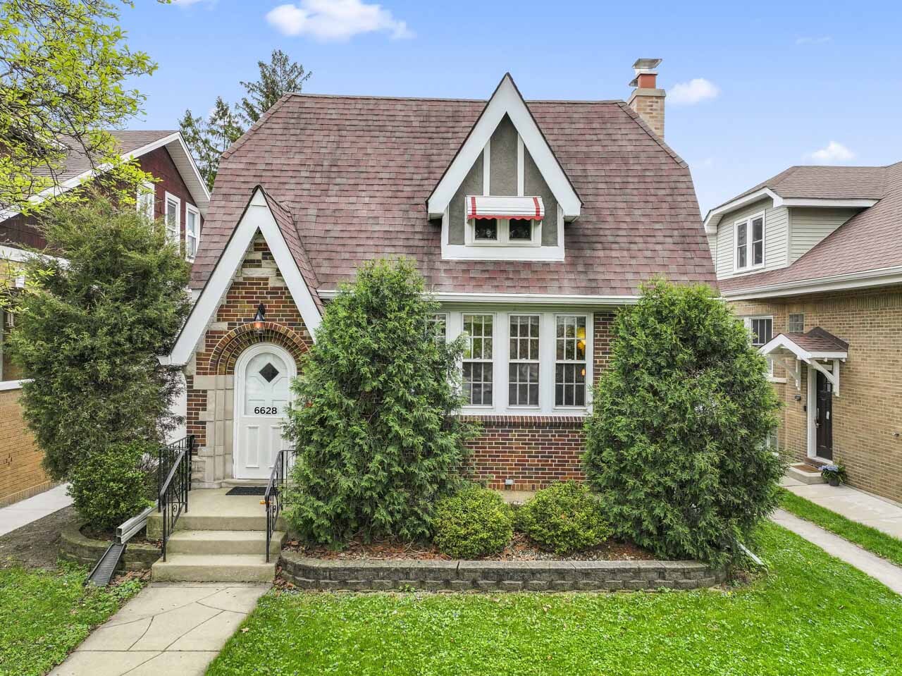 6628 N Onarga Avenue, Chicago, IL 60631