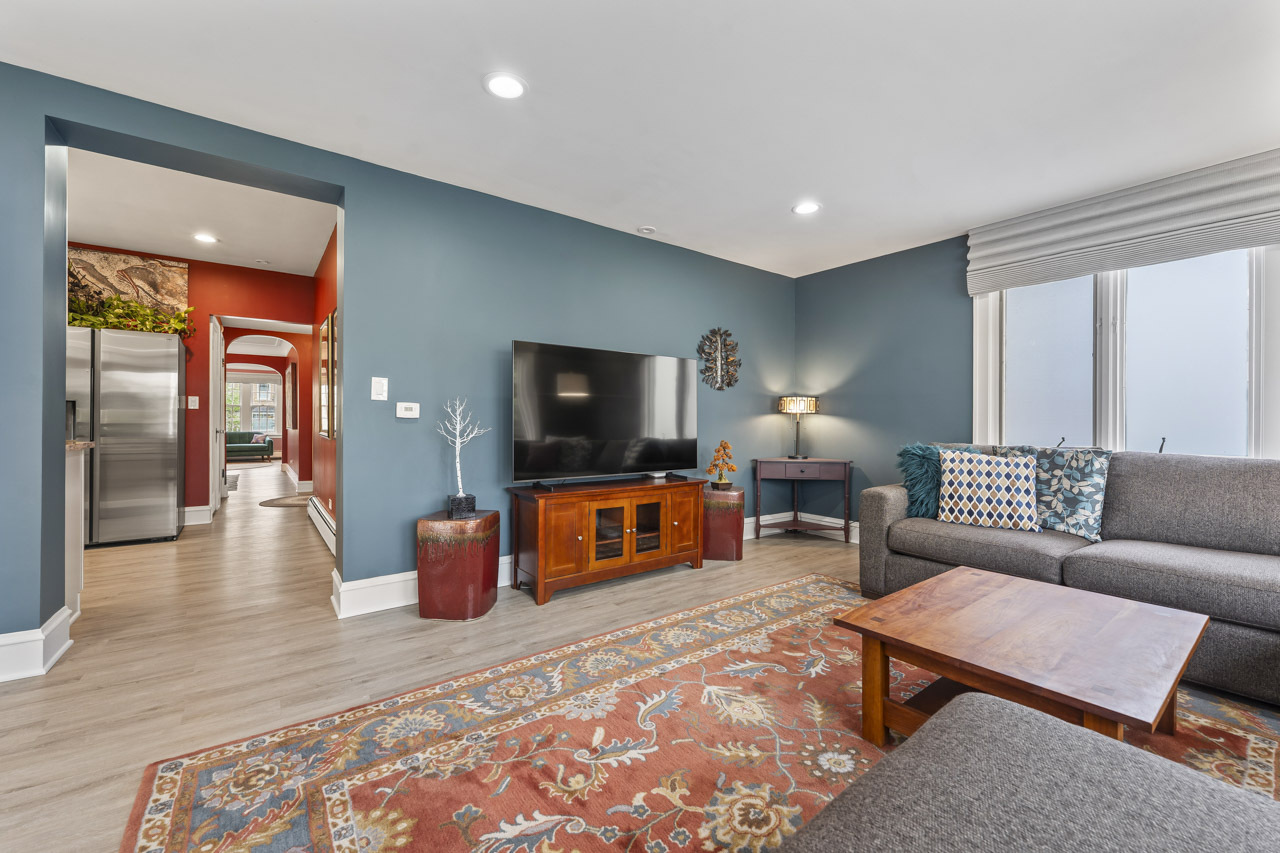 6628 N Onarga Avenue, Chicago, IL 60631