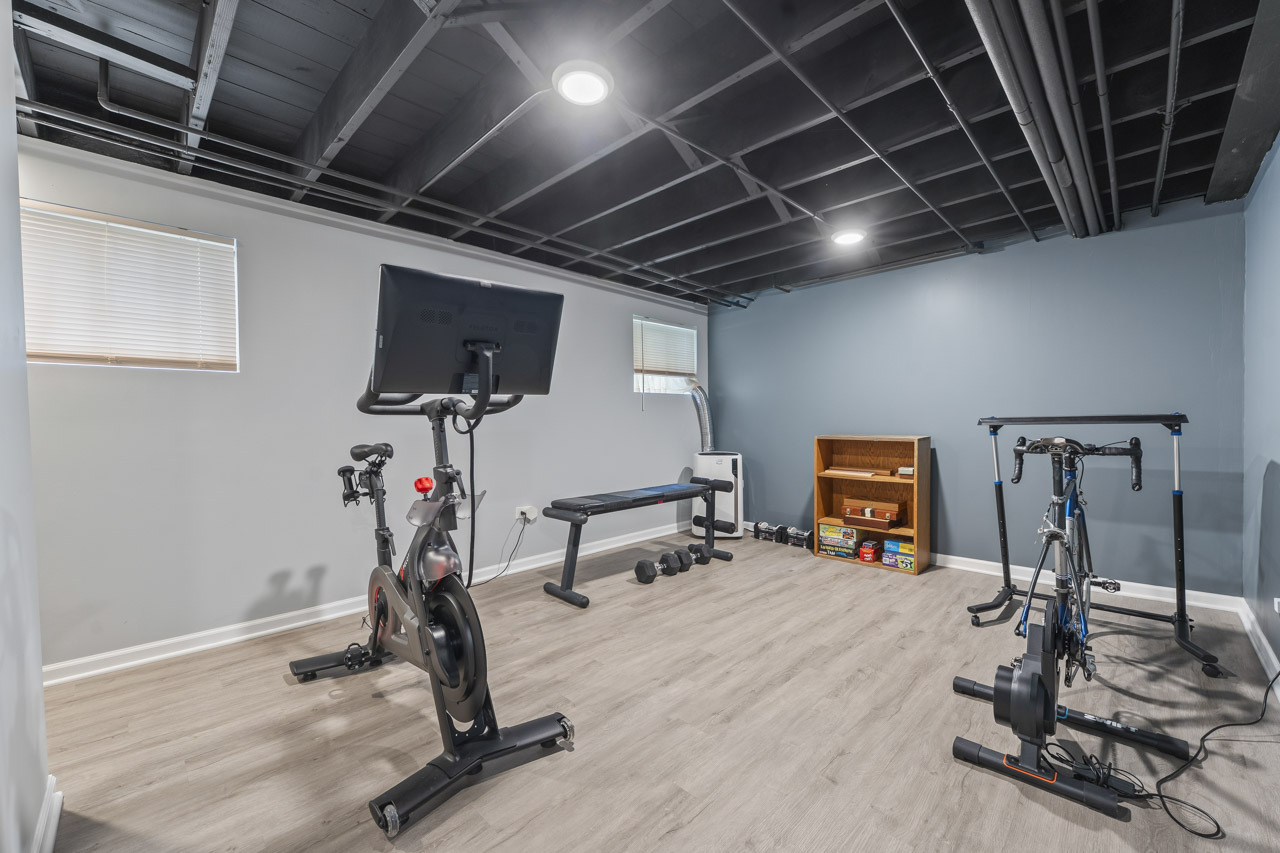 6628 N Onarga Avenue, Chicago, IL 60631