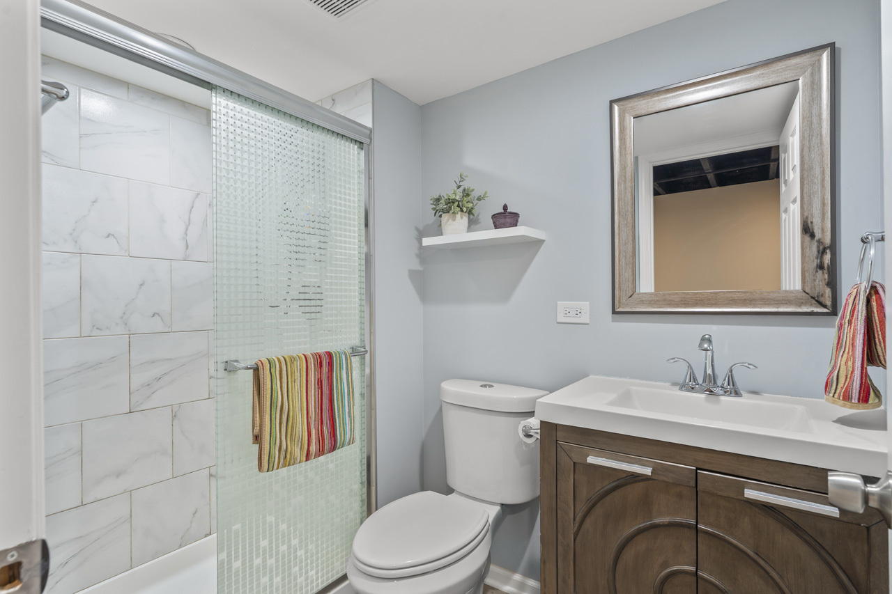 6628 N Onarga Avenue, Chicago, IL 60631