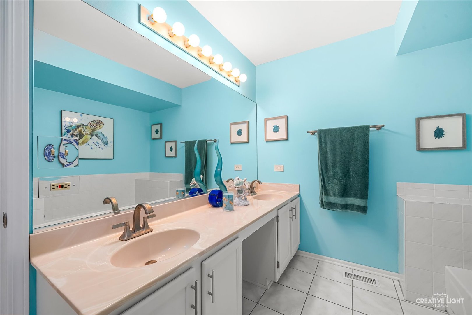 36 Townsend Circle, Naperville, IL 60565