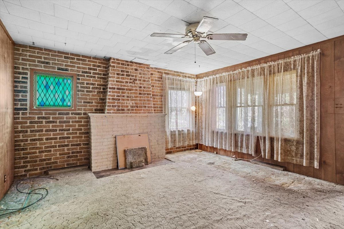 127 S Princeton Avenue, Villa Park, IL 60181