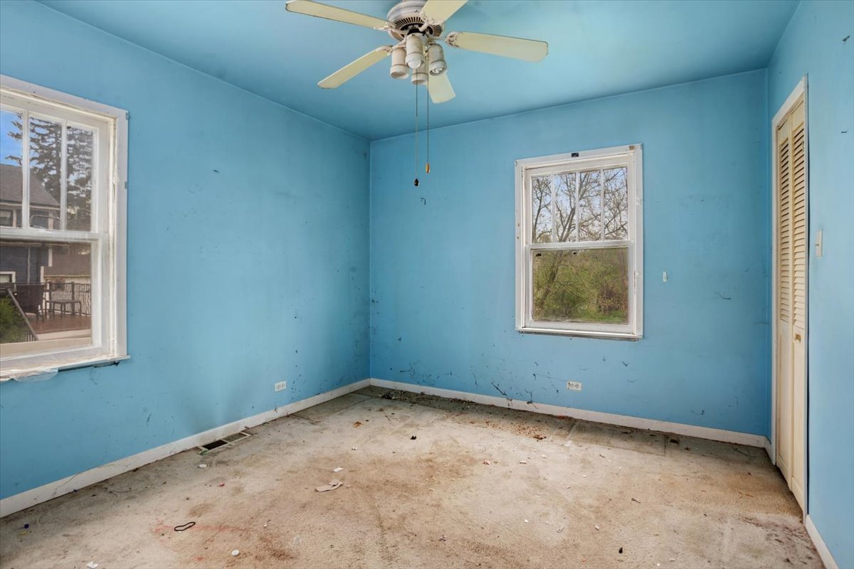 127 S Princeton Avenue, Villa Park, IL 60181