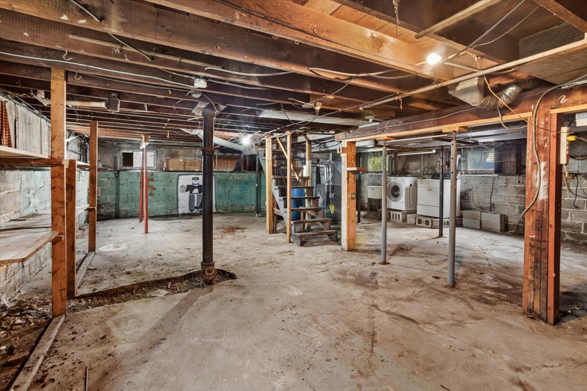 127 S Princeton Avenue, Villa Park, IL 60181