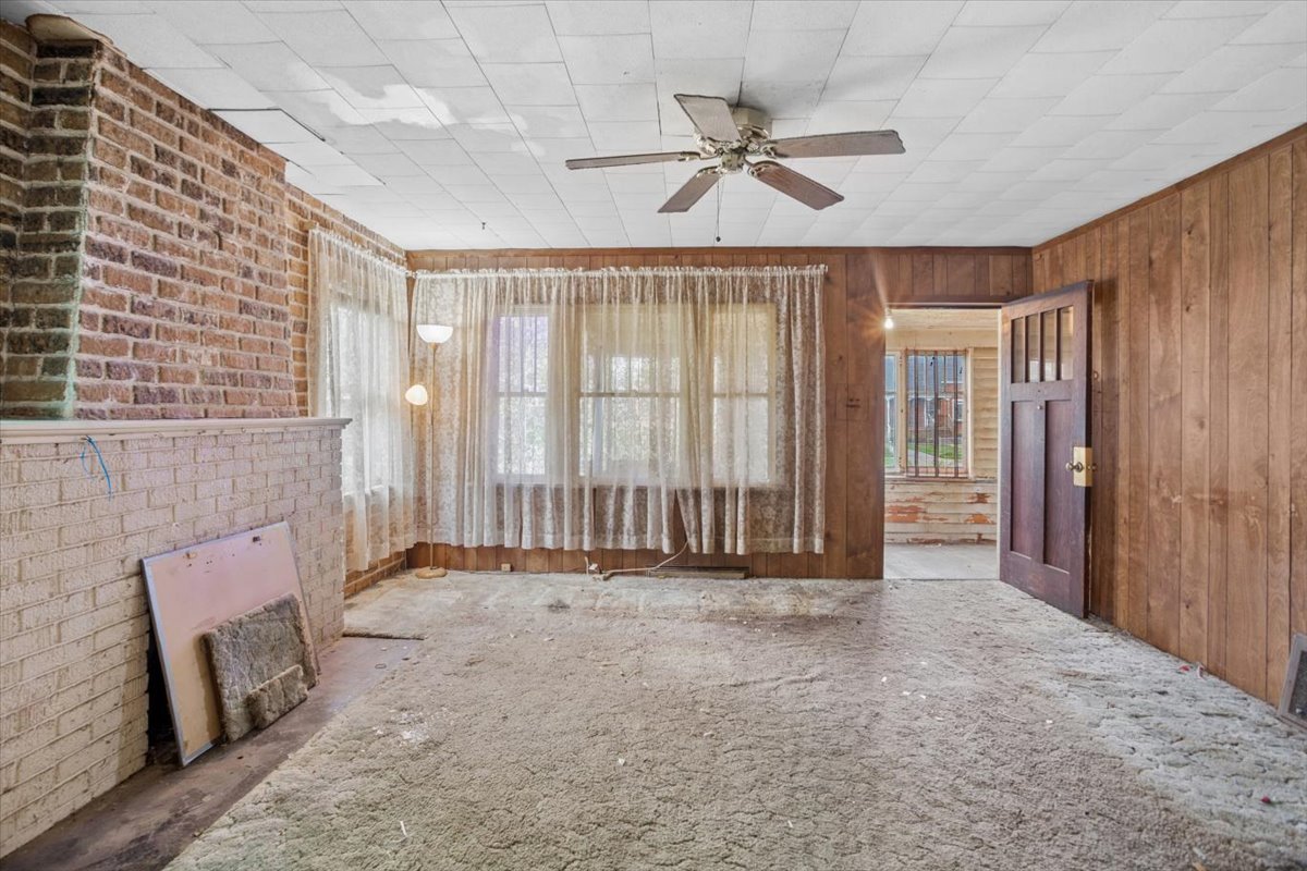 127 S Princeton Avenue, Villa Park, IL 60181