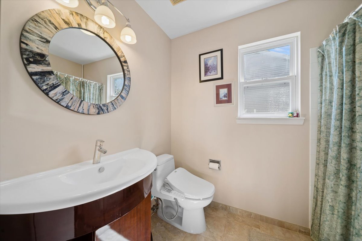 2552 Whitehall Lane, Naperville, IL 60564