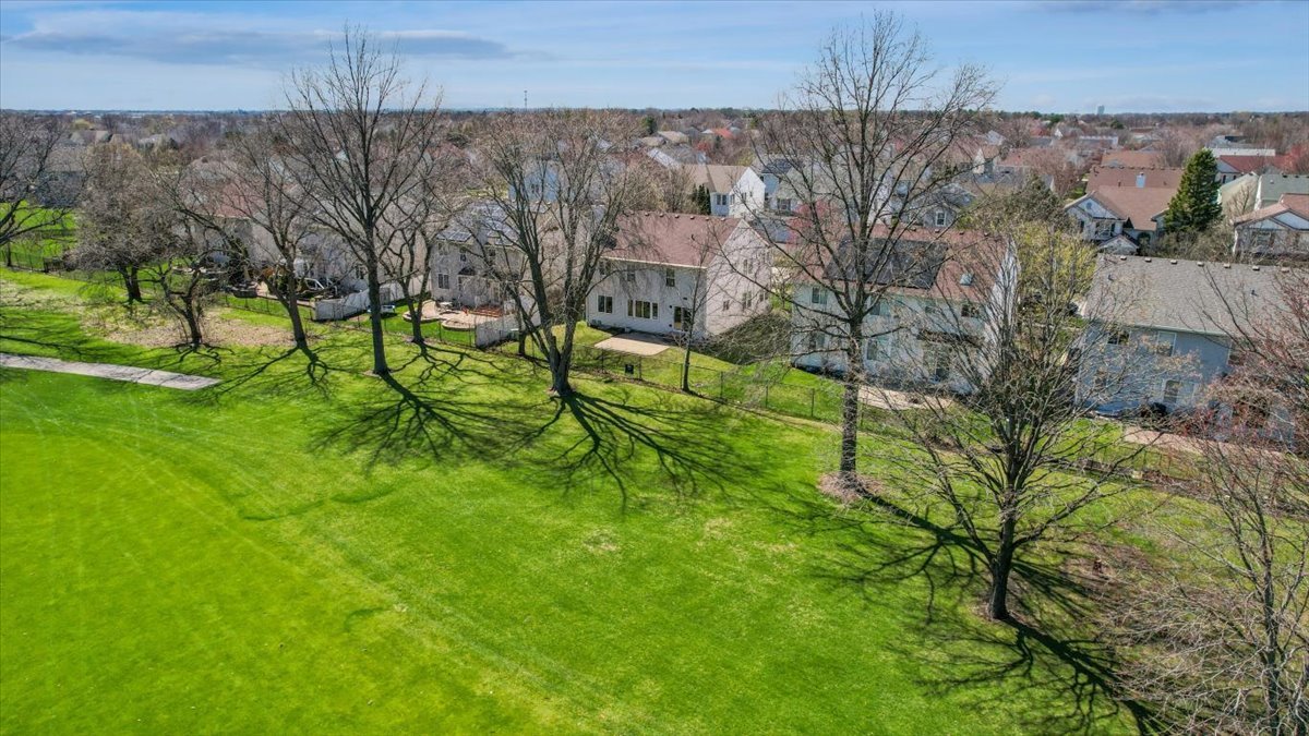 2552 Whitehall Lane, Naperville, IL 60564