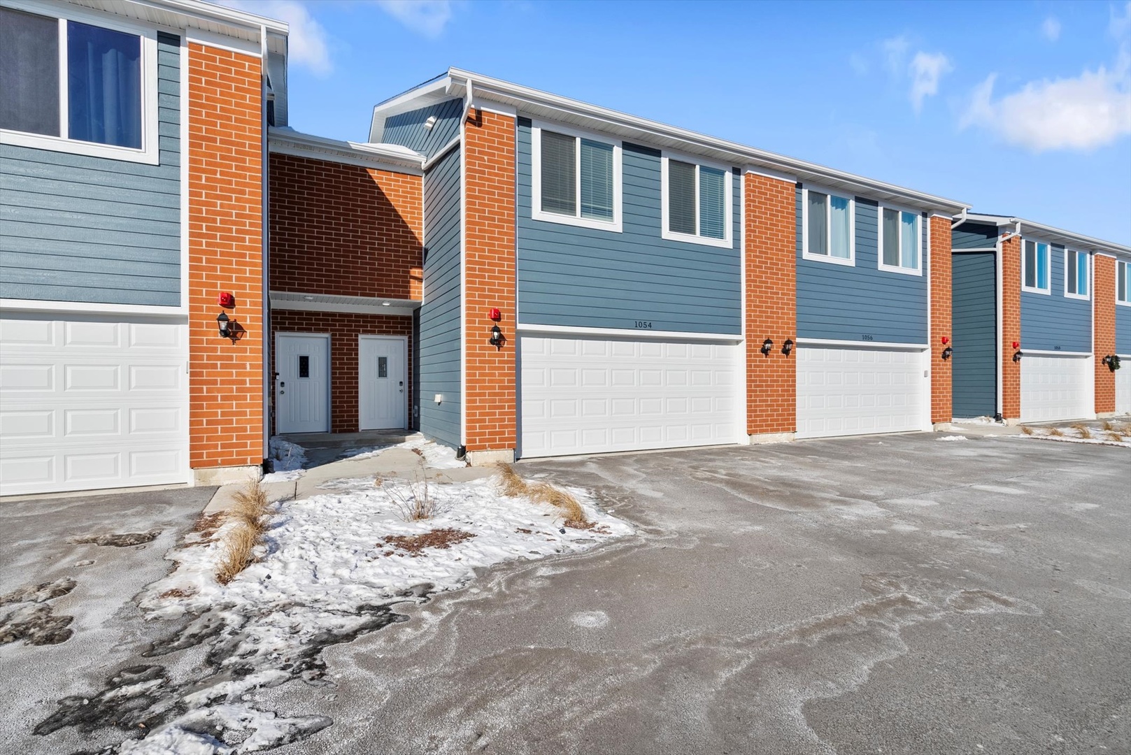 1054 Gillespie Lane #1054, Yorkville, IL 60560