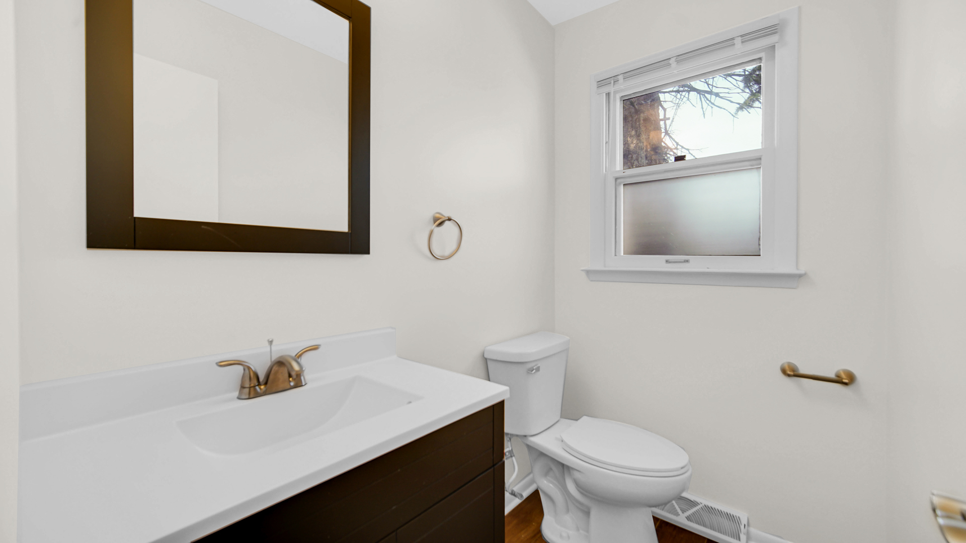 17525 Maple Avenue, Lansing, IL 60438