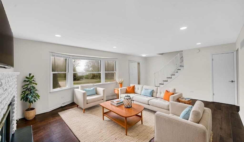 17525 Maple Avenue, Lansing, IL 60438