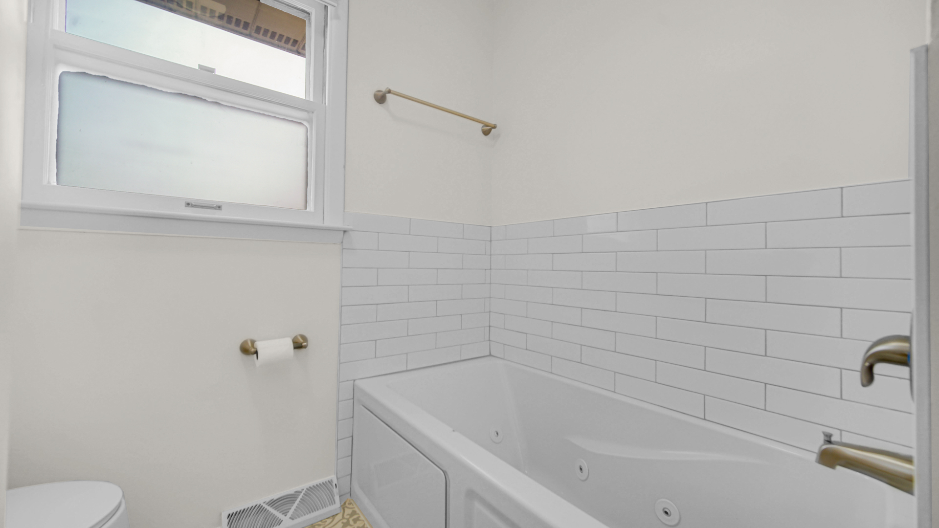 17525 Maple Avenue, Lansing, IL 60438