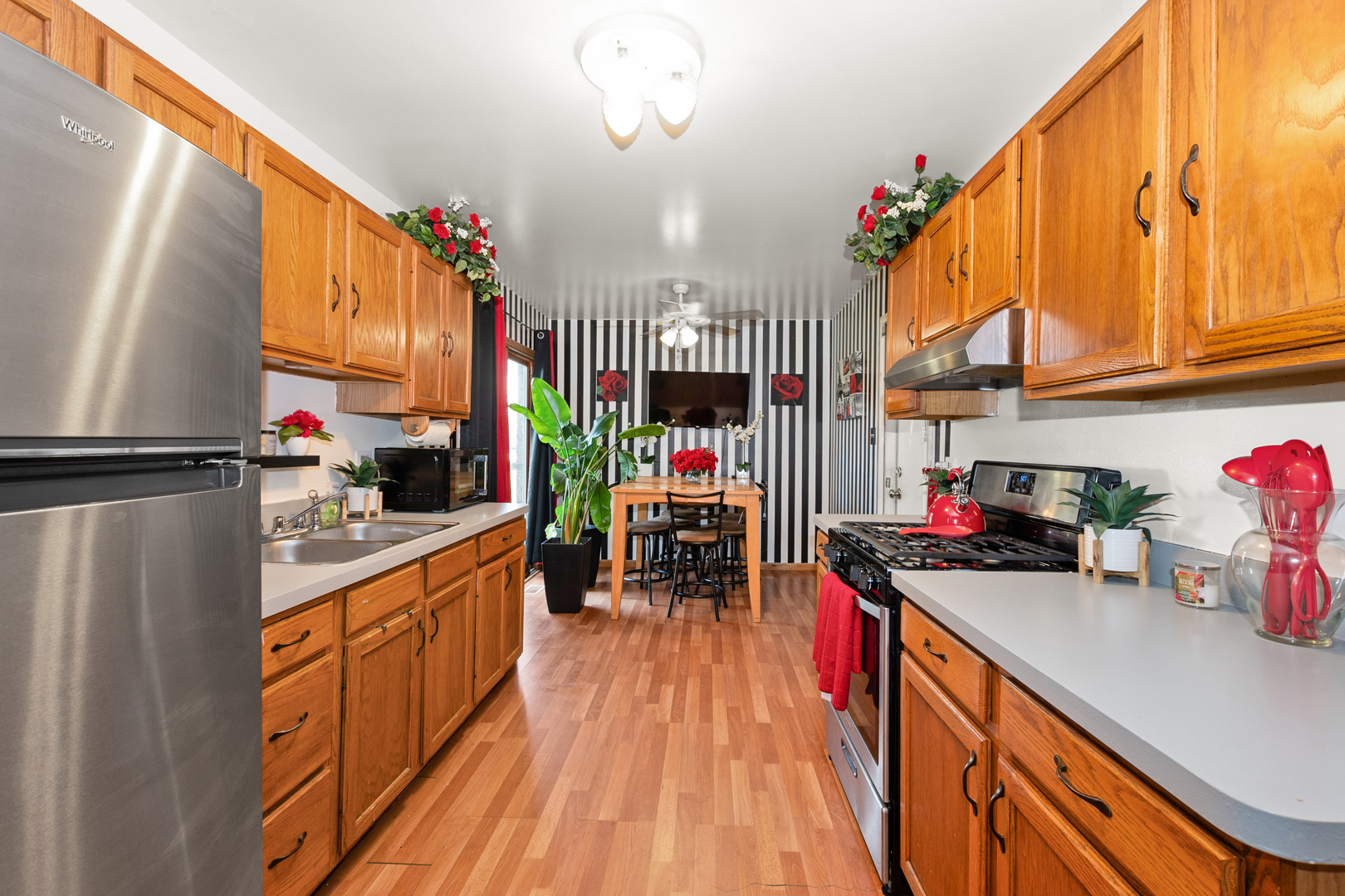 928 E 153rd Street, Phoenix, IL 60426