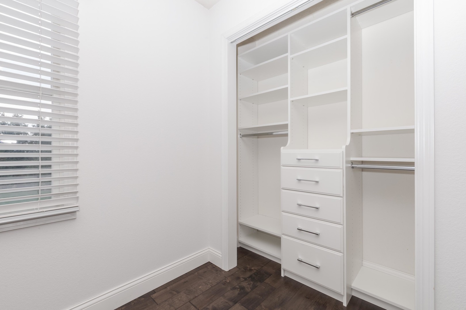 1510 Cashel Drive, Bloomington, IL 61704