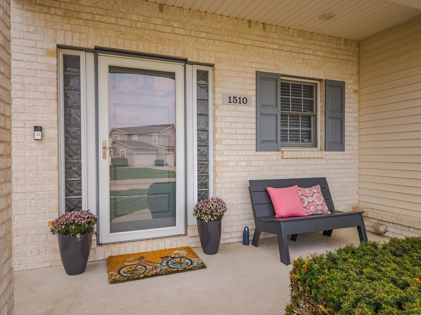 1510 Cashel Drive, Bloomington, IL 61704