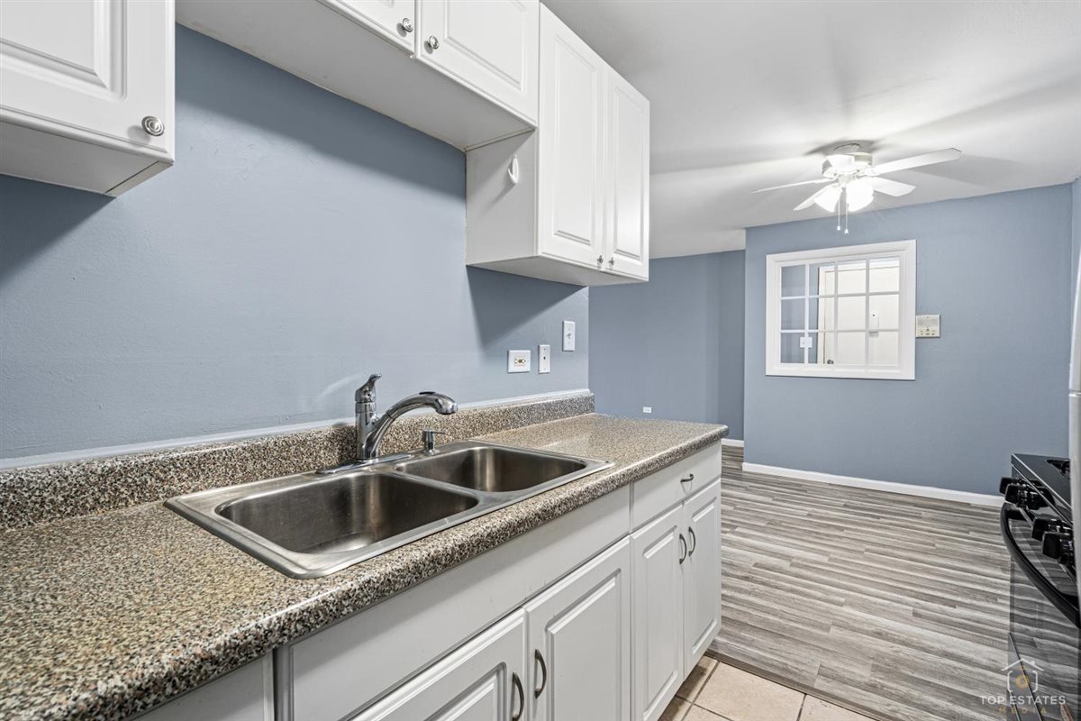 983 Crimson Court #2-206, Prospect Heights, IL 60070