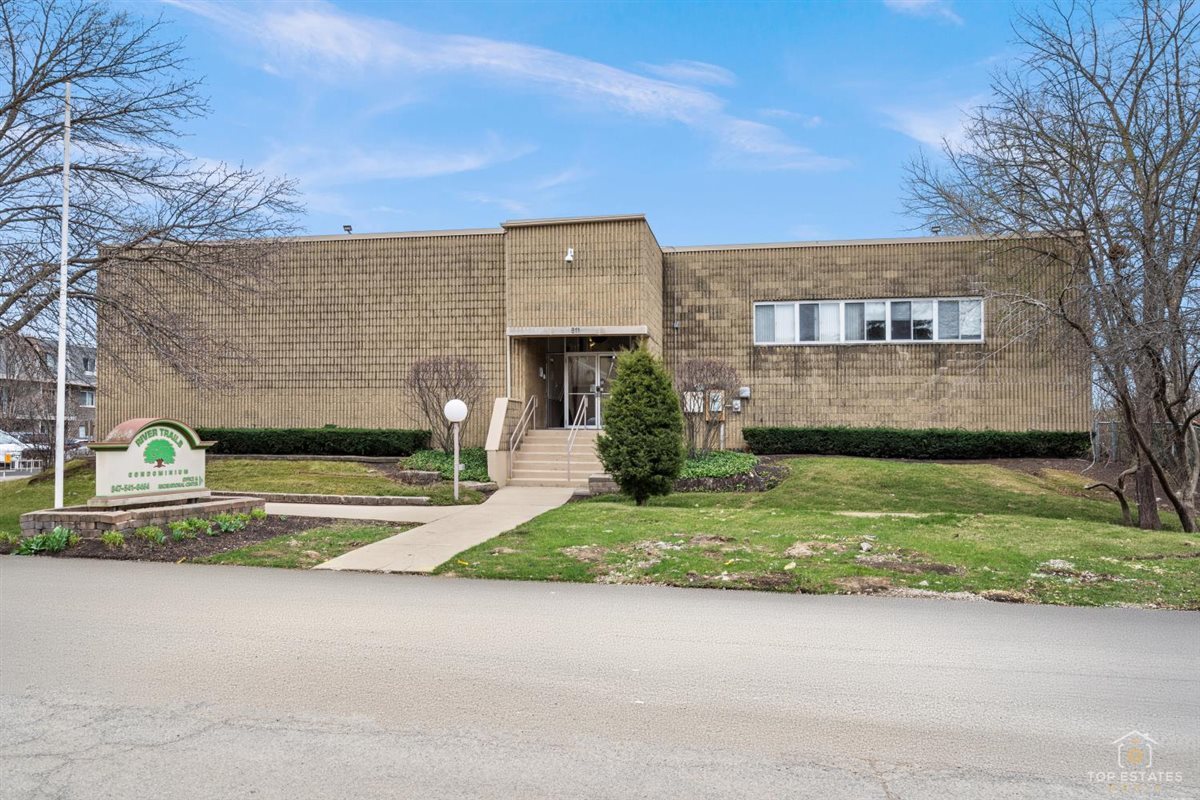 983 Crimson Court #2-206, Prospect Heights, IL 60070