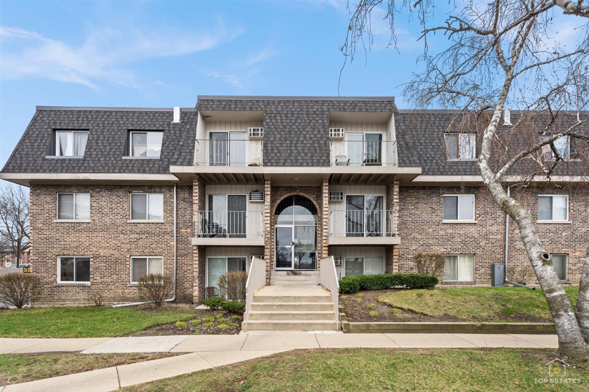983 Crimson Court #2-206, Prospect Heights, IL 60070