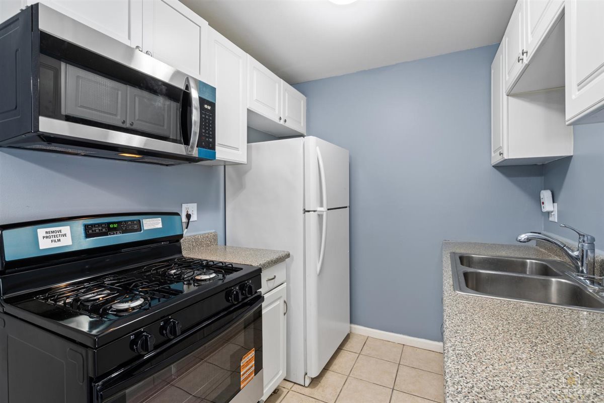 983 Crimson Court #2-206, Prospect Heights, IL 60070