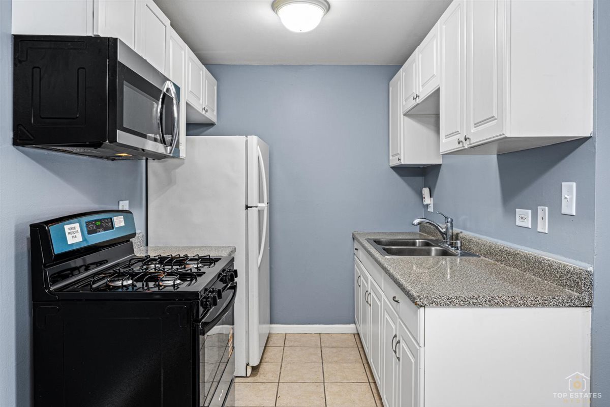 983 Crimson Court #2-206, Prospect Heights, IL 60070