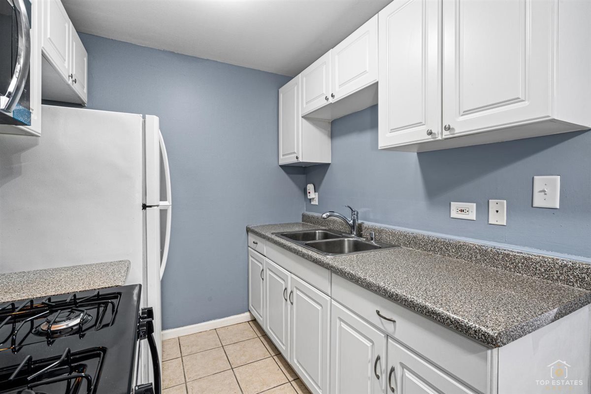 983 Crimson Court #2-206, Prospect Heights, IL 60070