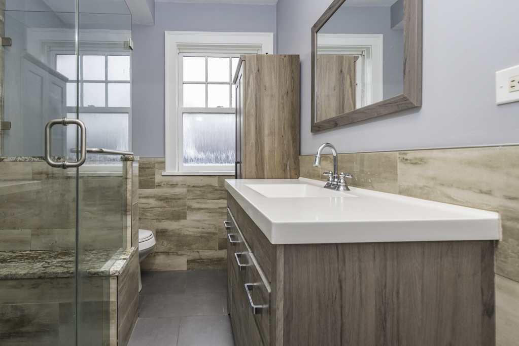 415 W Ridgeland Avenue #2, Waukegan, IL 60085